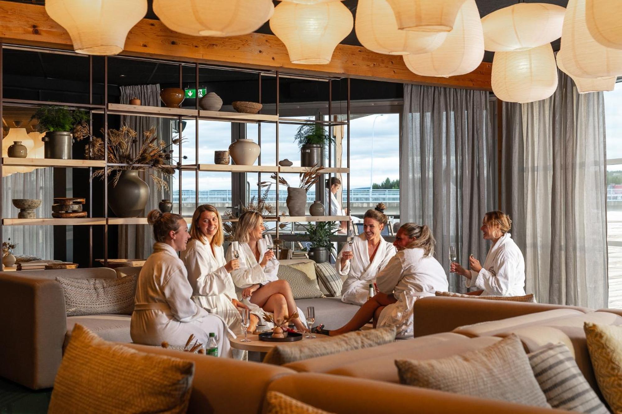 Hotell Lappland Lycksele Ngoại thất bức ảnh